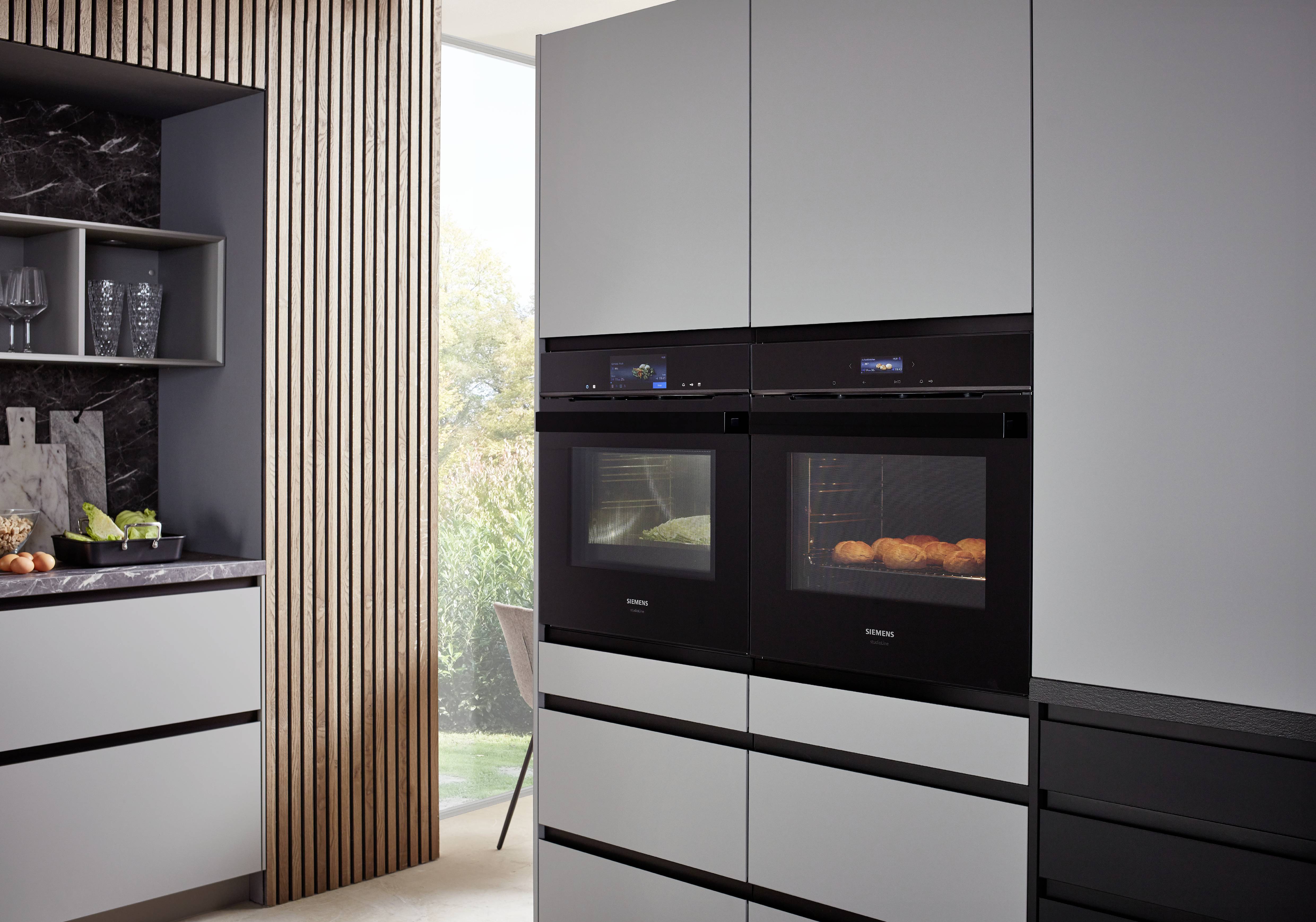 Nobilia Lichtgrau mit Marmordekor und mit SIEMENS-Geräten